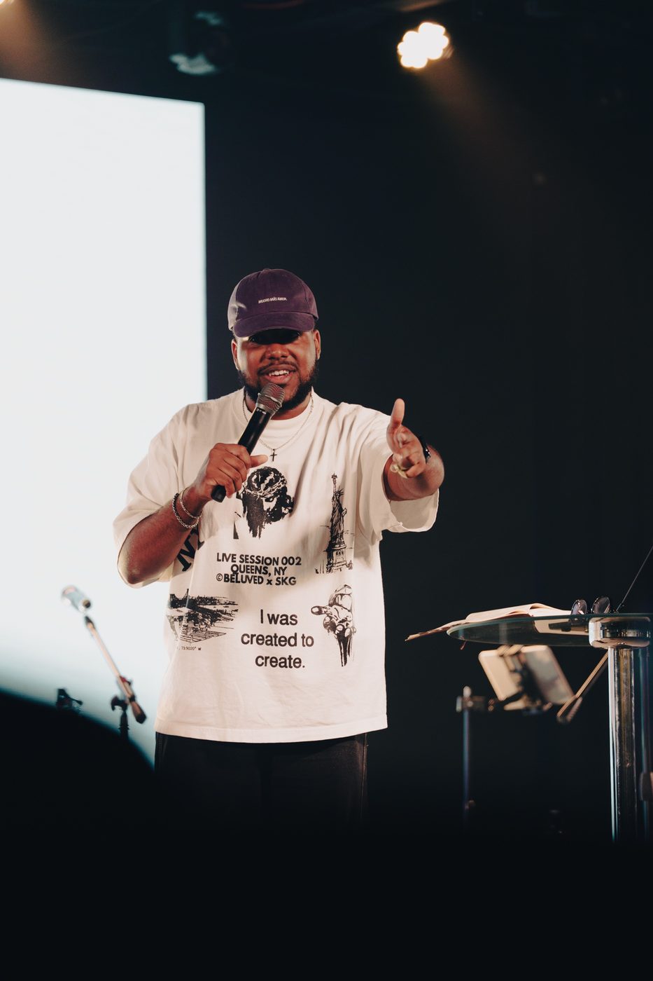 Eddie Cuba, founder of Abide, speaking at a prayer room